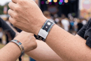 Cloth vs Tyvek Wristbands: Which Is Right for Your Event?